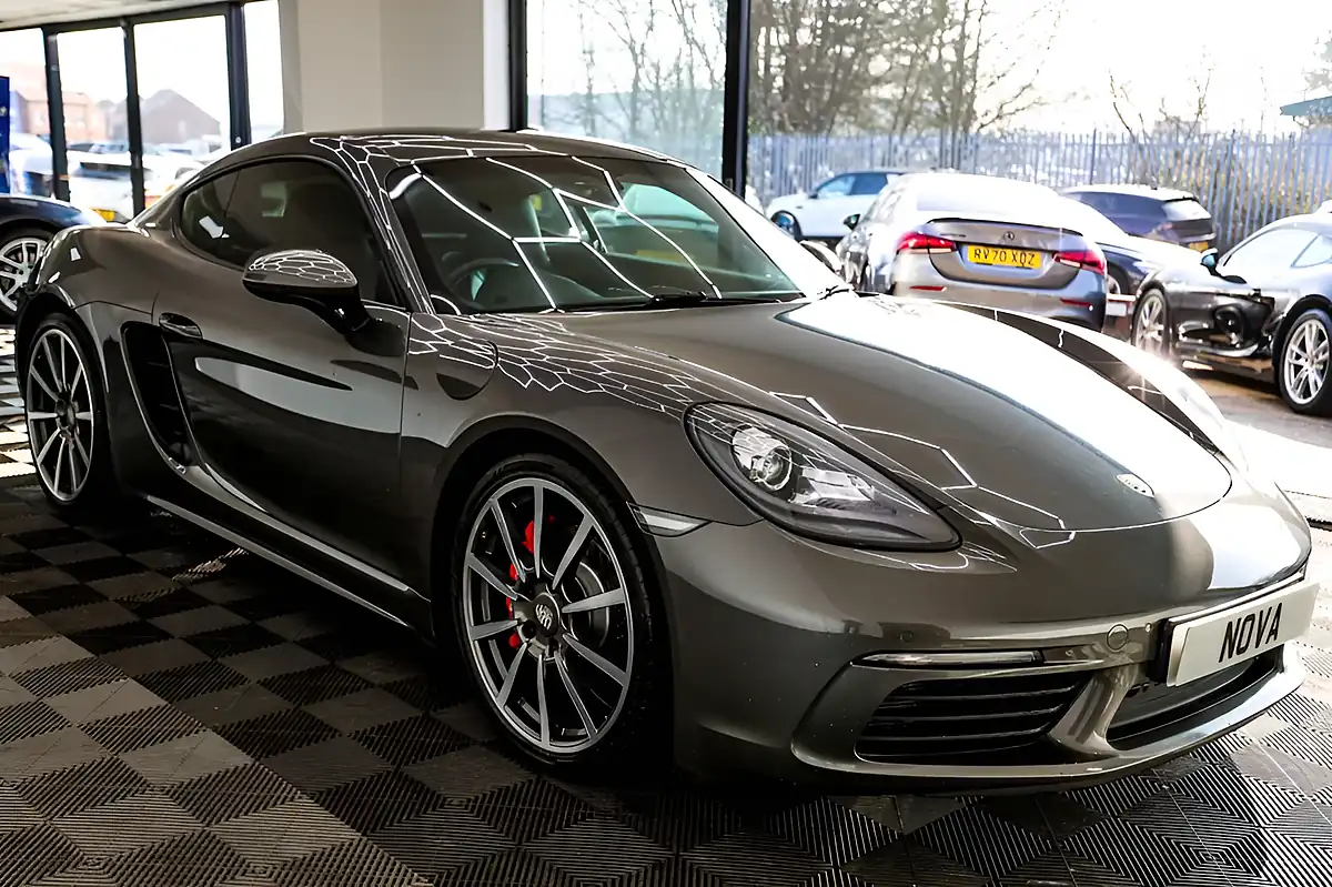 Used 2017 Porsche 718 Cayman S Agate Grey - Interior and Exterior details 9