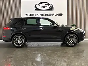 Used 2017 Porsche Cayenne Platinum Edition Black - Interior and Exterior details 11