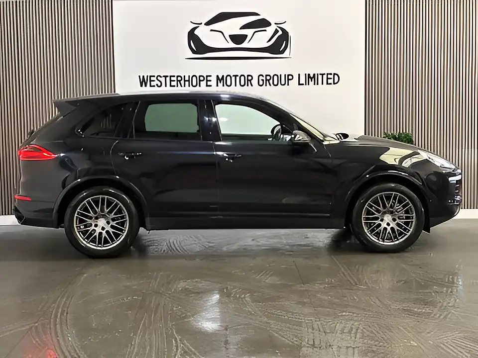 Used 2017 Porsche Cayenne Platinum Edition Black - Interior and Exterior details 11