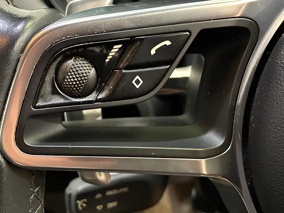 Used 2017 Porsche Cayenne Platinum Edition Black - Interior and Exterior details 14