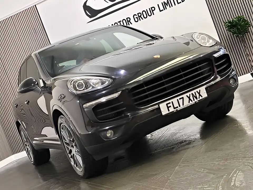 Used 2017 Porsche Cayenne Platinum Edition Black - Interior and Exterior details 19