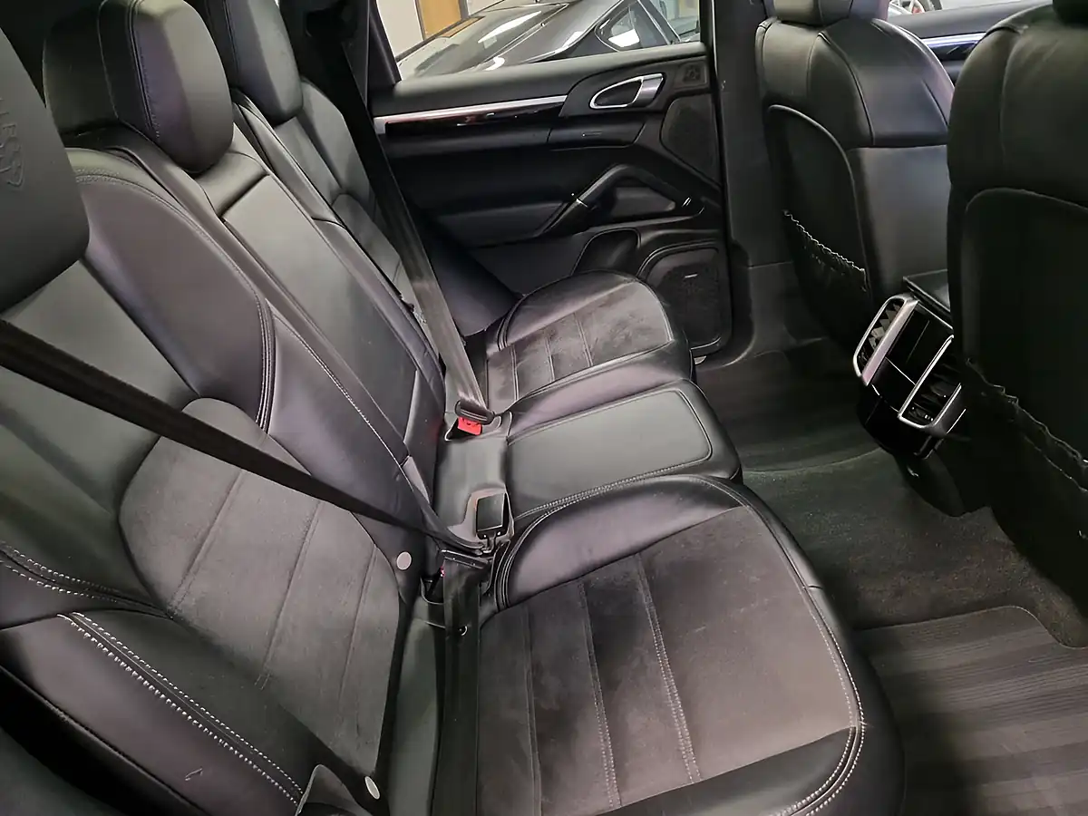 Used 2017 Porsche Cayenne Platinum Edition Black - Interior and Exterior details 15