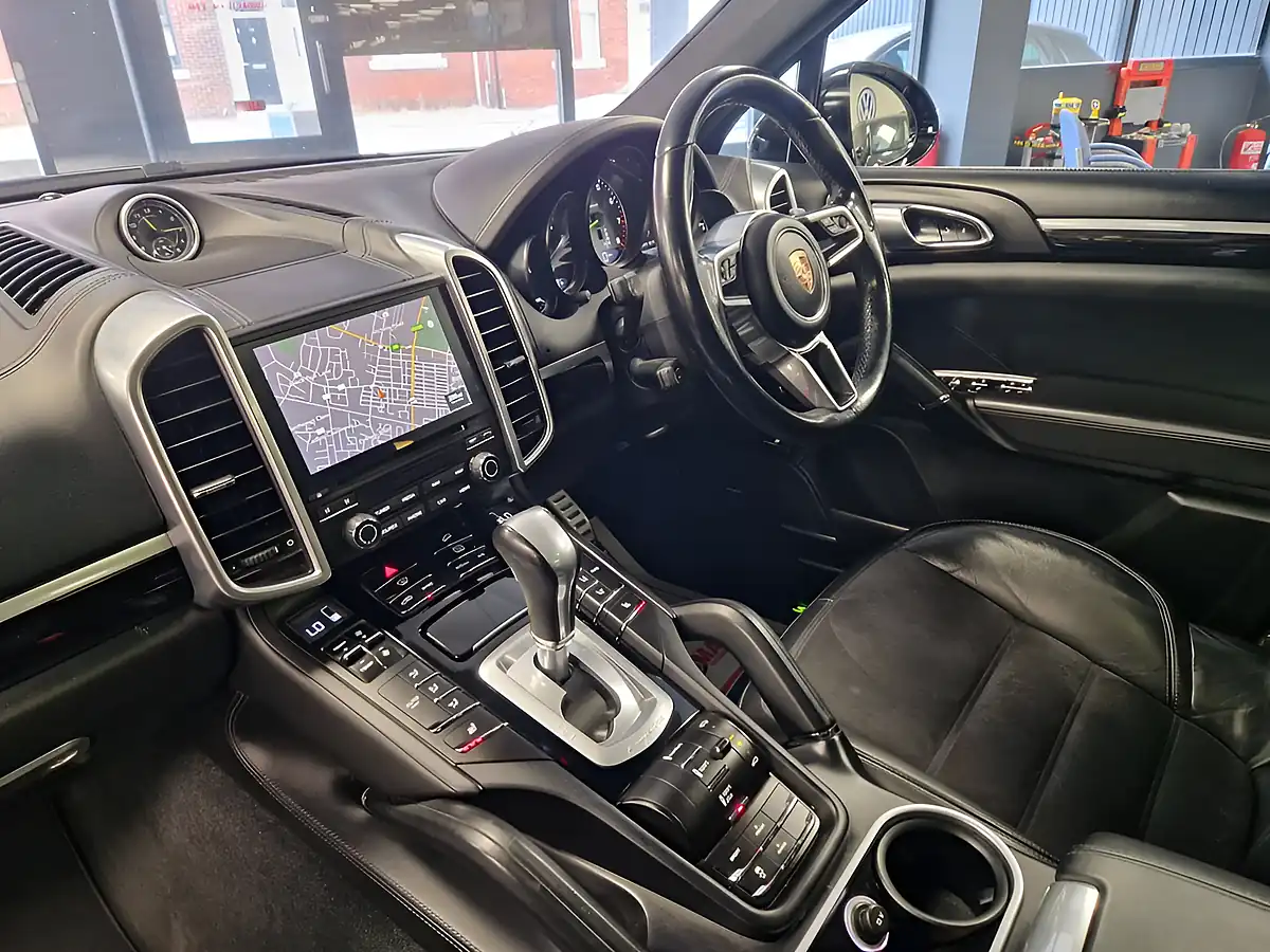 Used 2017 Porsche Cayenne Platinum Edition Black - Interior and Exterior details 17
