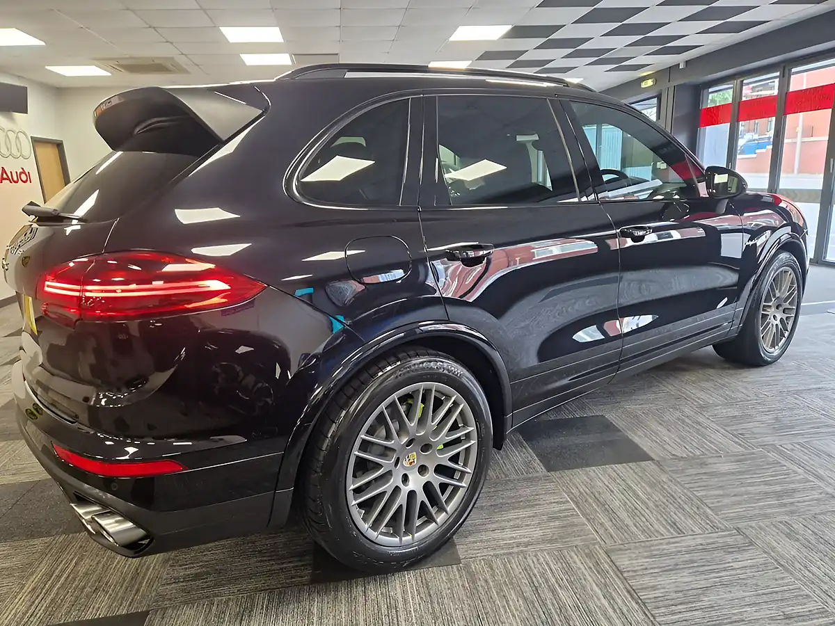 Used 2017 Porsche Cayenne Platinum Edition Black - Interior and Exterior details 3