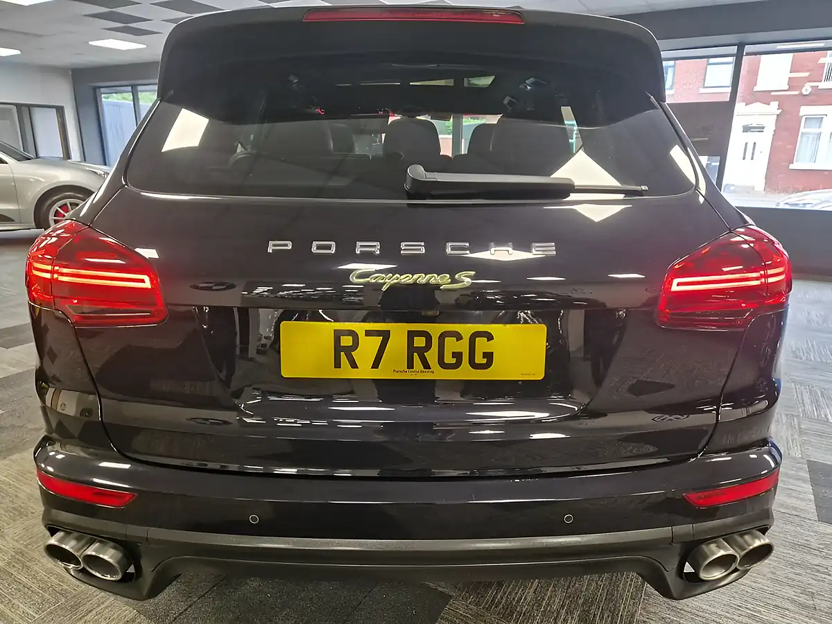 Used 2017 Porsche Cayenne Platinum Edition Black - Interior and Exterior details 9