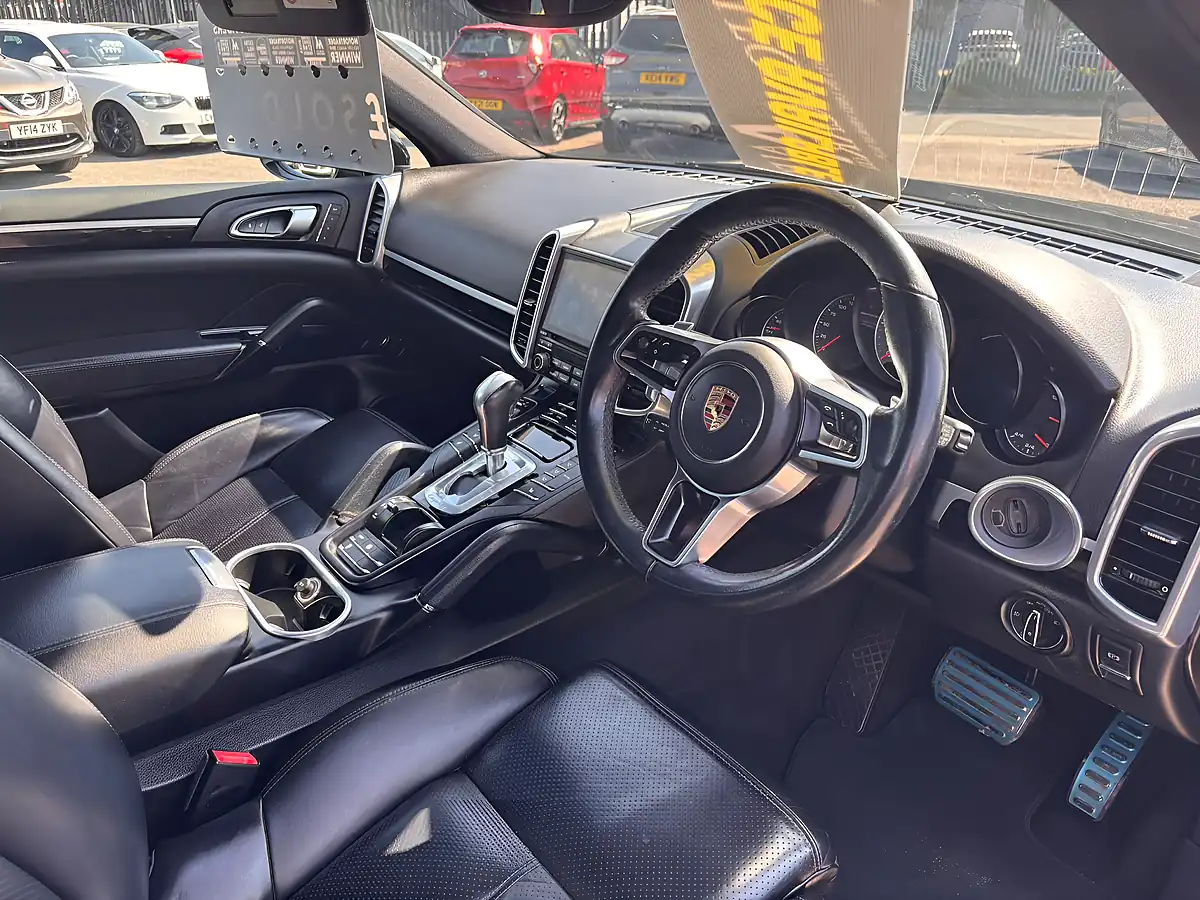 Used 2017 Porsche Cayenne S Black - Interior and Exterior details 10