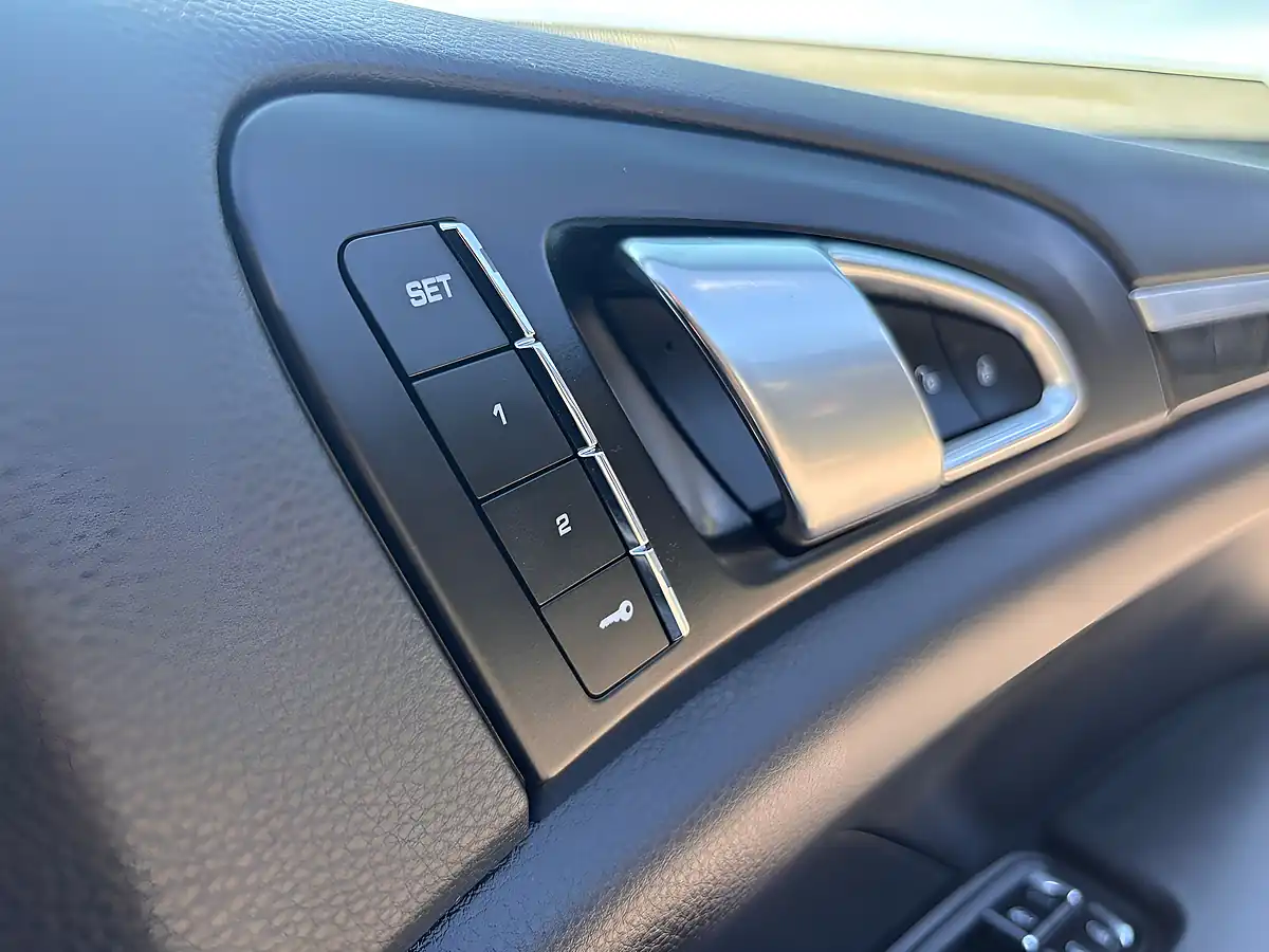 Used 2017 Porsche Cayenne S Black - Interior and Exterior details 16