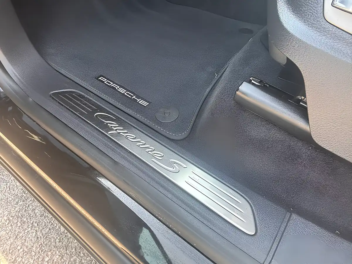 Used 2017 Porsche Cayenne S Black - Interior and Exterior details 19