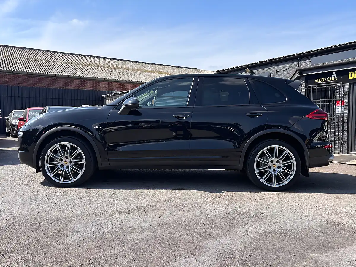 Used 2017 Porsche Cayenne S Black - Interior and Exterior details 3