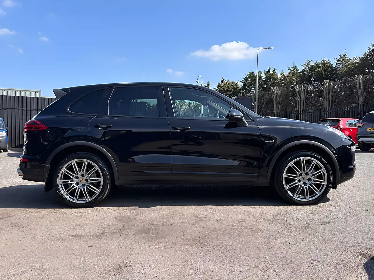 Used 2017 Porsche Cayenne S Black - Interior and Exterior details 7