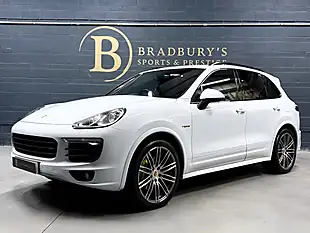 Used 2017 Porsche Cayenne S Platinum Edition White - Interior and Exterior details 3
