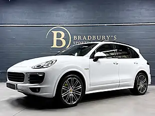 Used 2017 Porsche Cayenne S Platinum Edition White - Interior and Exterior details 6
