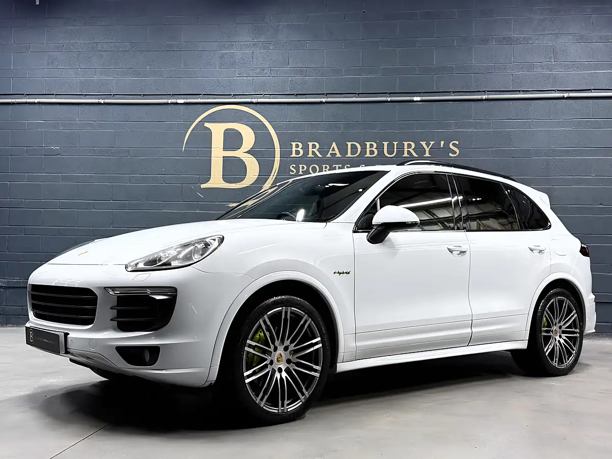 Used 2017 Porsche Cayenne S Platinum Edition White - Interior and Exterior details 6