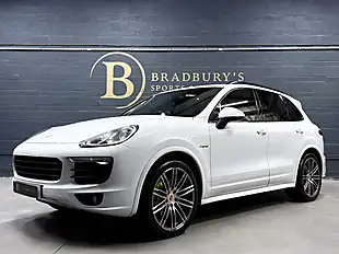 Used 2017 Porsche Cayenne S Platinum Edition White - Interior and Exterior details 8