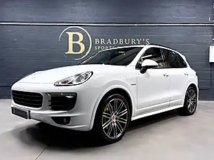 Used 2017 Porsche Cayenne S Platinum Edition White - Interior and Exterior details 9