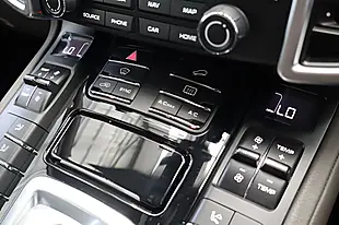 Used 2017 Porsche Cayenne S Platinum Edition White - Interior and Exterior details 20