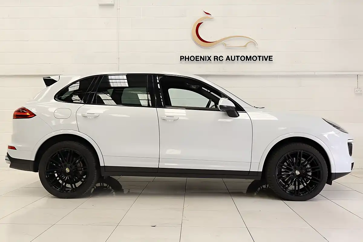 Used 2017 Porsche Cayenne S Platinum Edition White - Interior and Exterior details 3