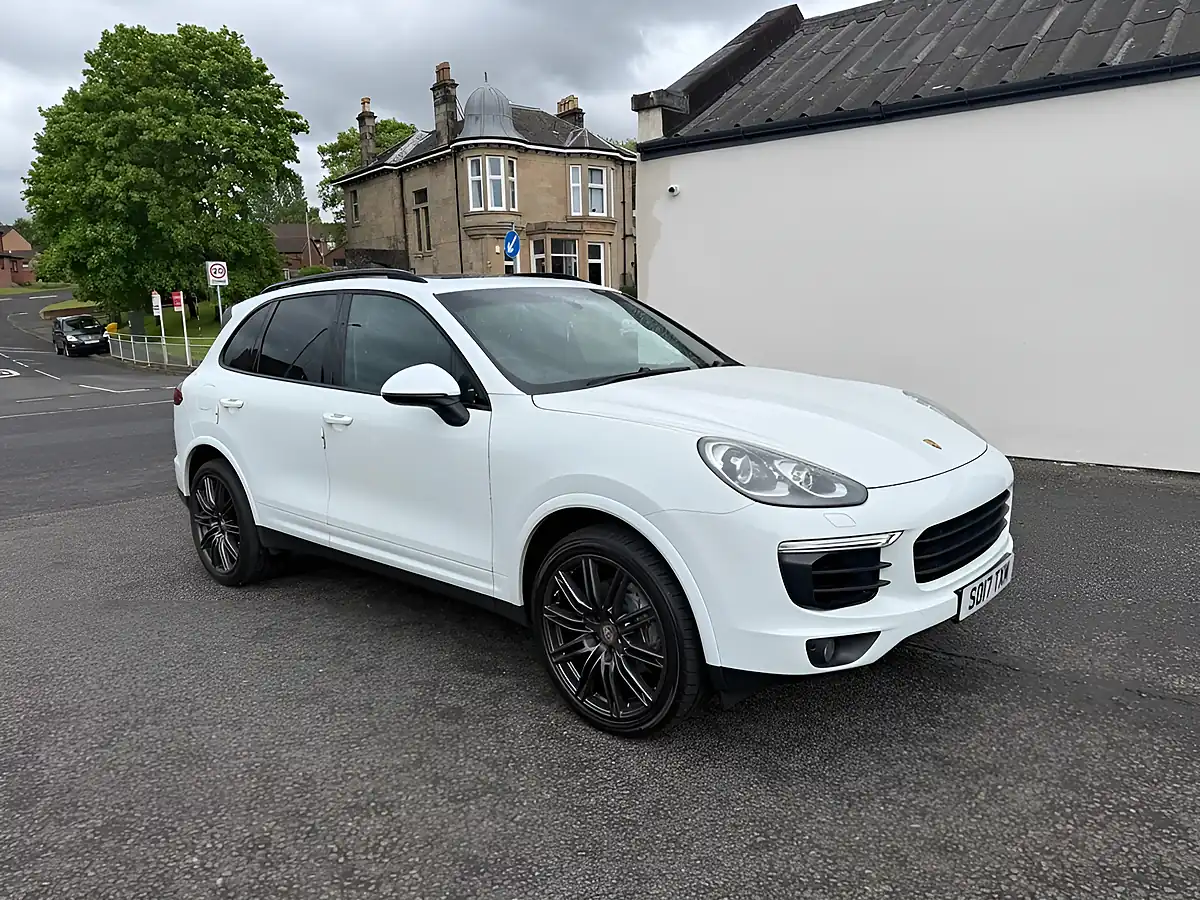 Used 2017 Porsche Cayenne White - Interior and Exterior details 10