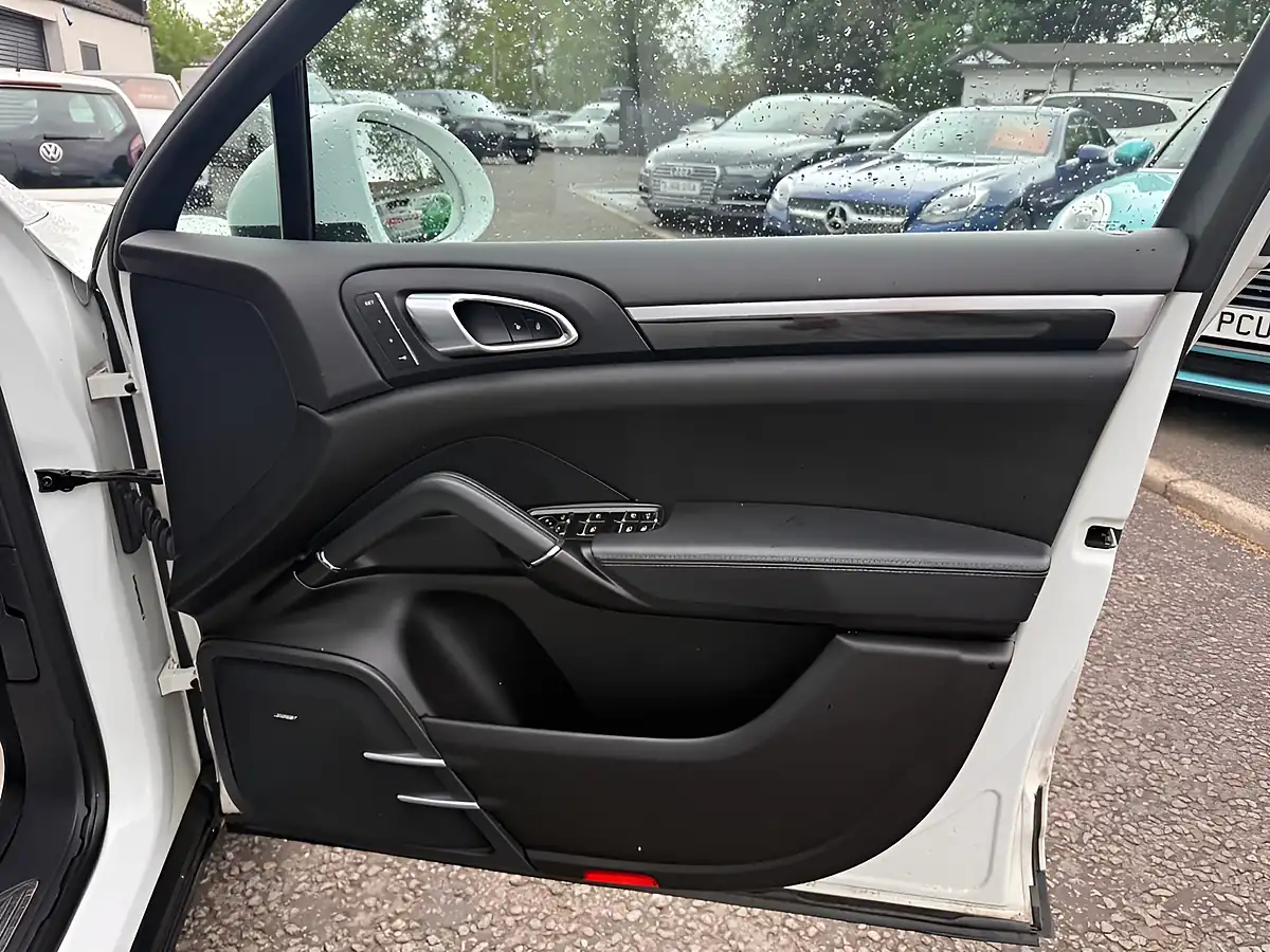 Used 2017 Porsche Cayenne White - Interior and Exterior details 12