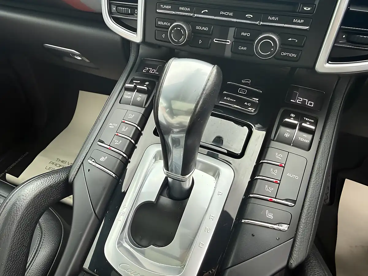 Used 2017 Porsche Cayenne White - Interior and Exterior details 17