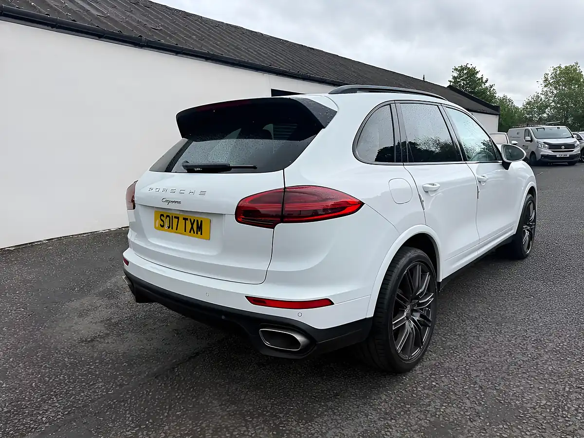 Used 2017 Porsche Cayenne White - Interior and Exterior details 4