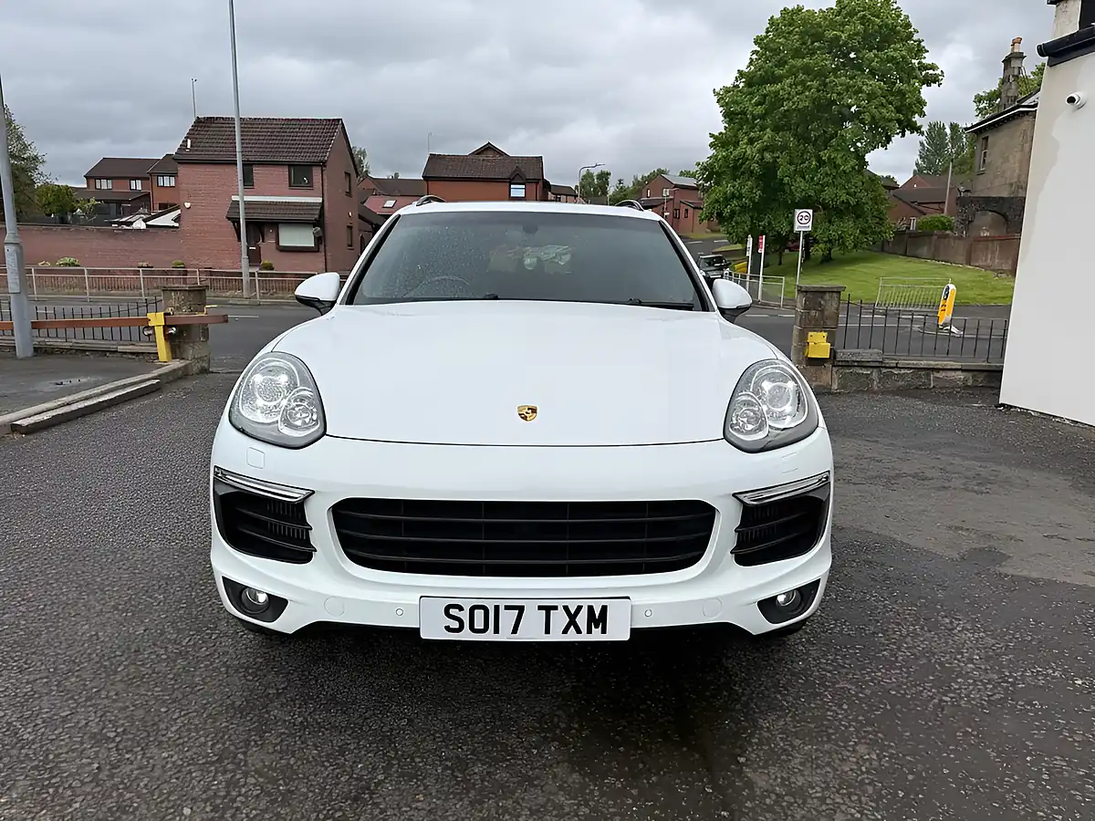 Used 2017 Porsche Cayenne White - Interior and Exterior details 9