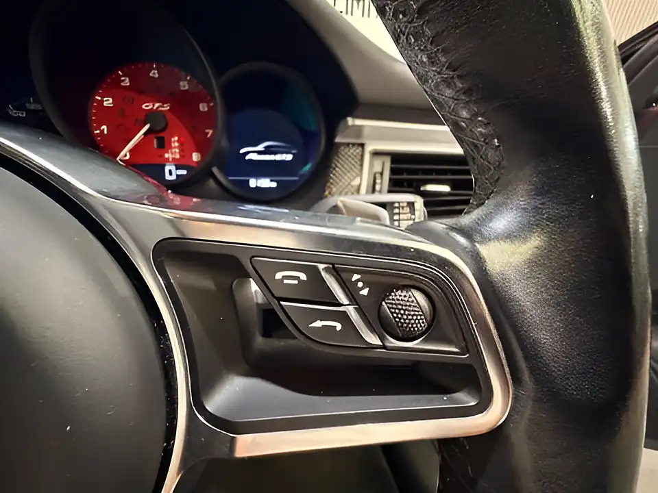 Used 2017 Porsche Macan Gts Black - Interior and Exterior details 15