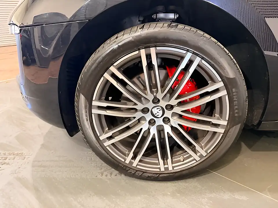 Used 2017 Porsche Macan Gts Black - Interior and Exterior details 16