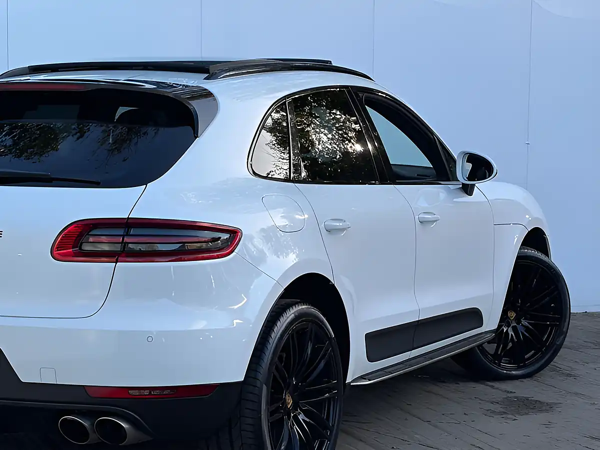Used 2017 Porsche Macan Macan S White - Interior and Exterior details 12