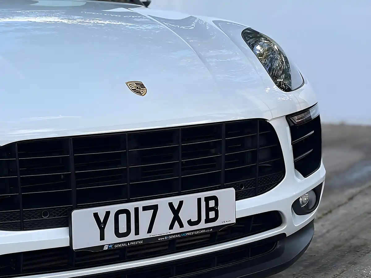 Used 2017 Porsche Macan Macan S White - Interior and Exterior details 3