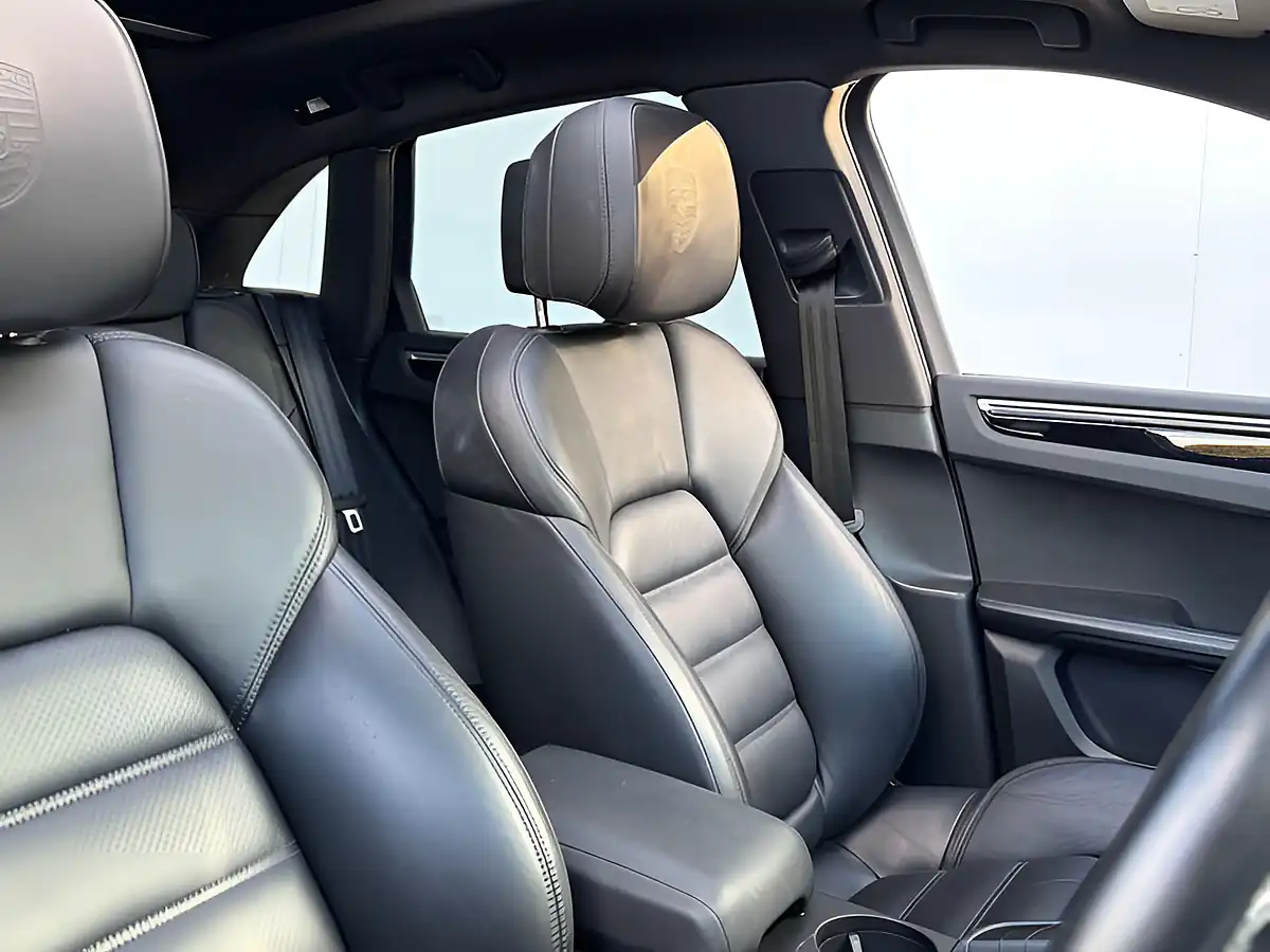Used 2017 Porsche Macan Macan S White - Interior and Exterior details 9