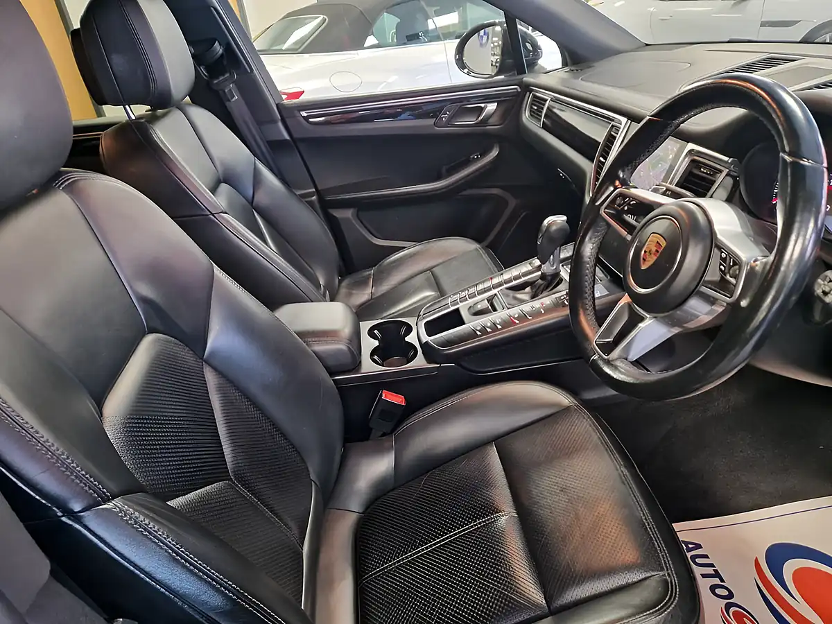 Used 2017 Porsche Macan S Black - Interior and Exterior details 16