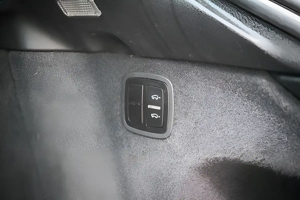 Used 2017 Porsche Macan S Black - Interior and Exterior details 17