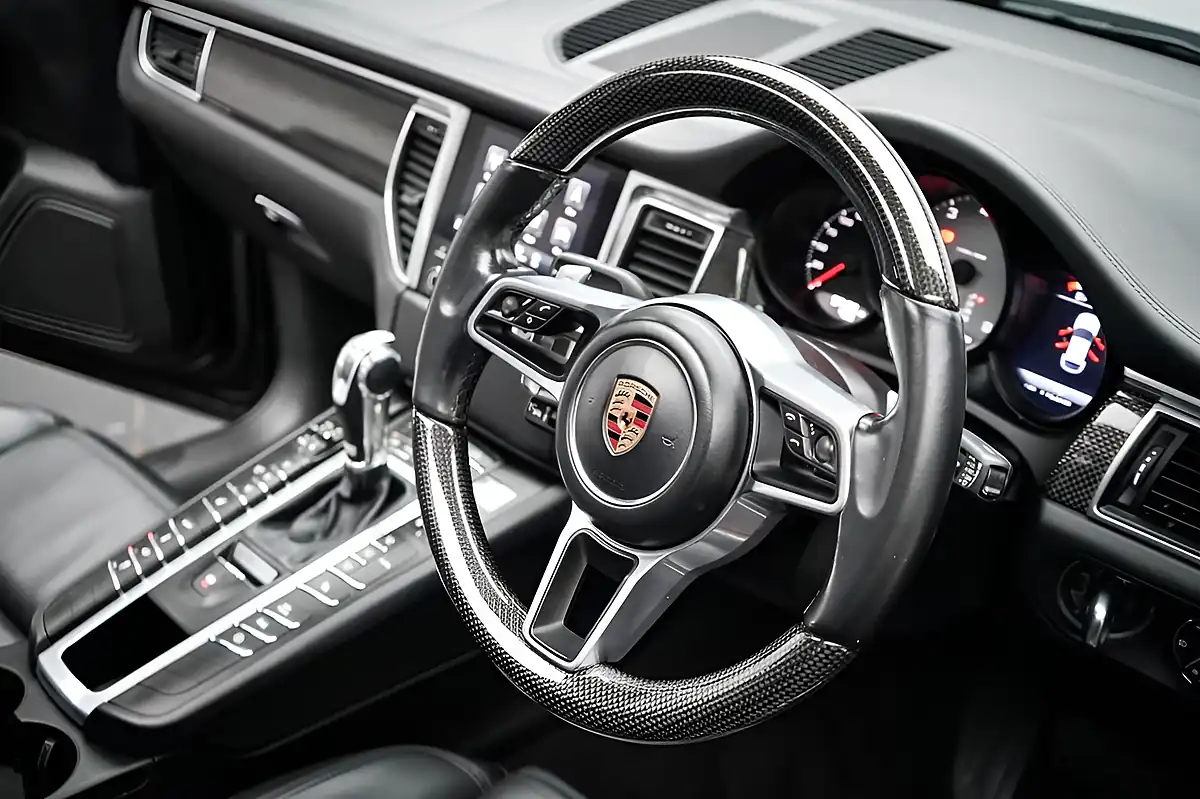 Used 2017 Porsche Macan S Black - Interior and Exterior details 4