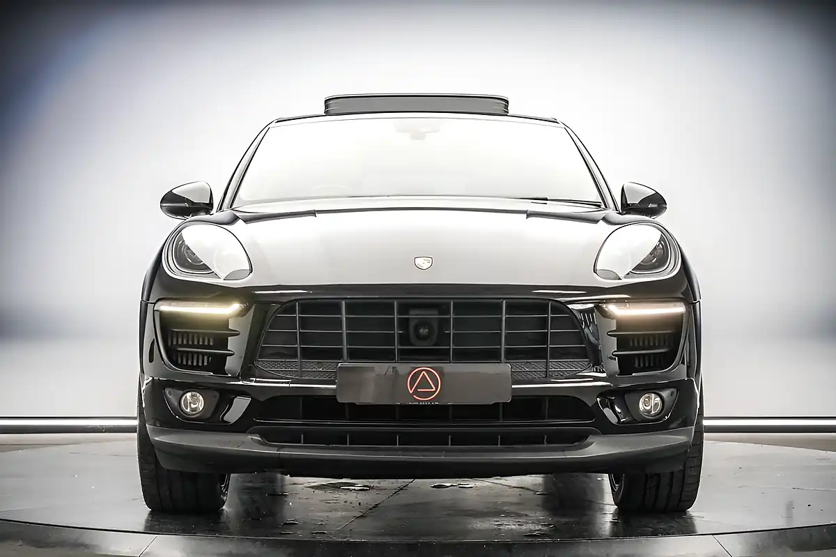 Used 2017 Porsche Macan S Black - Interior and Exterior details 7