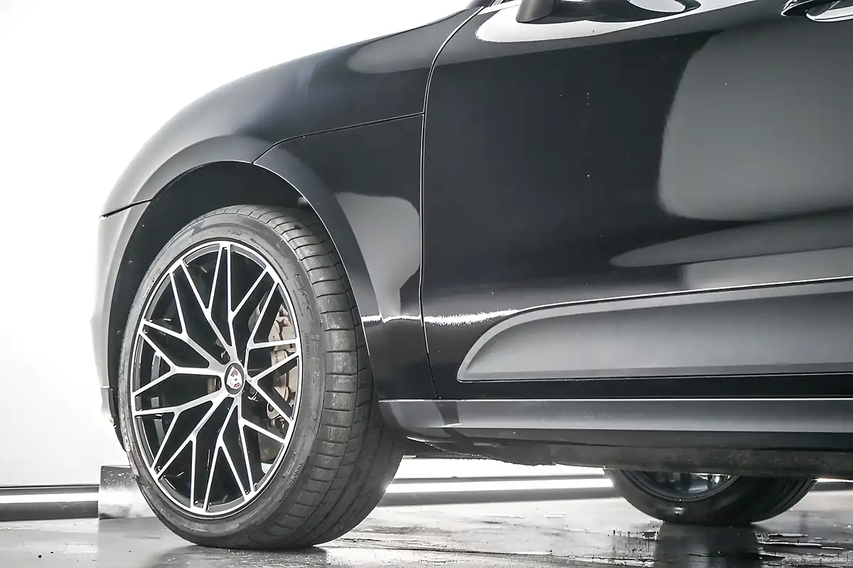 Used 2017 Porsche Macan S Black - Interior and Exterior details 9