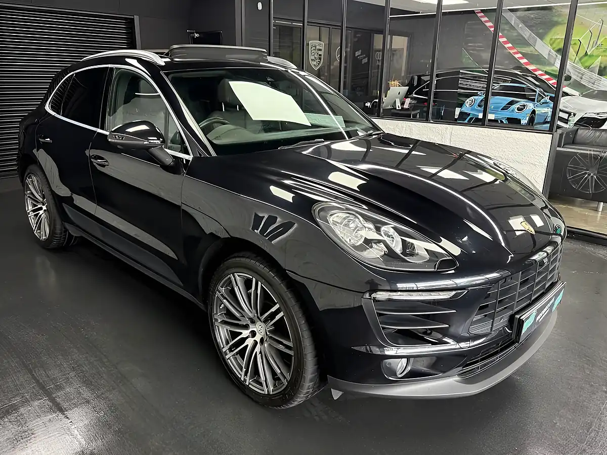 Used 2017 Porsche Macan S Black - Interior and Exterior details 12