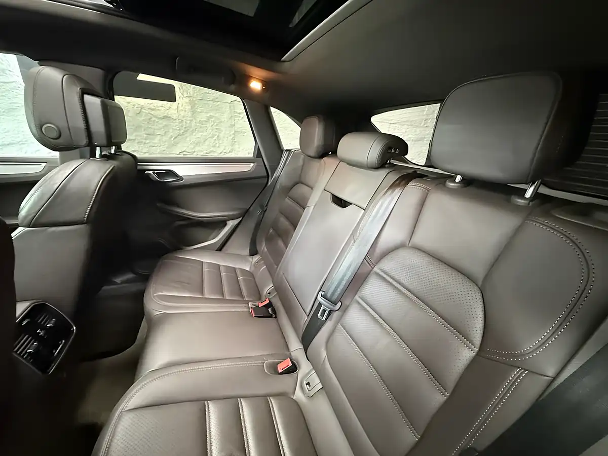 Used 2017 Porsche Macan S Black - Interior and Exterior details 17