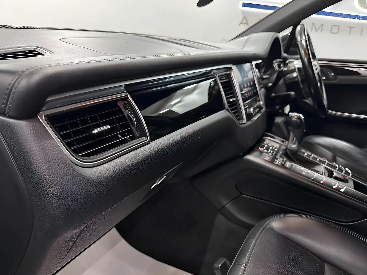 Used 2017 Porsche Macan S Black - Interior and Exterior details 17