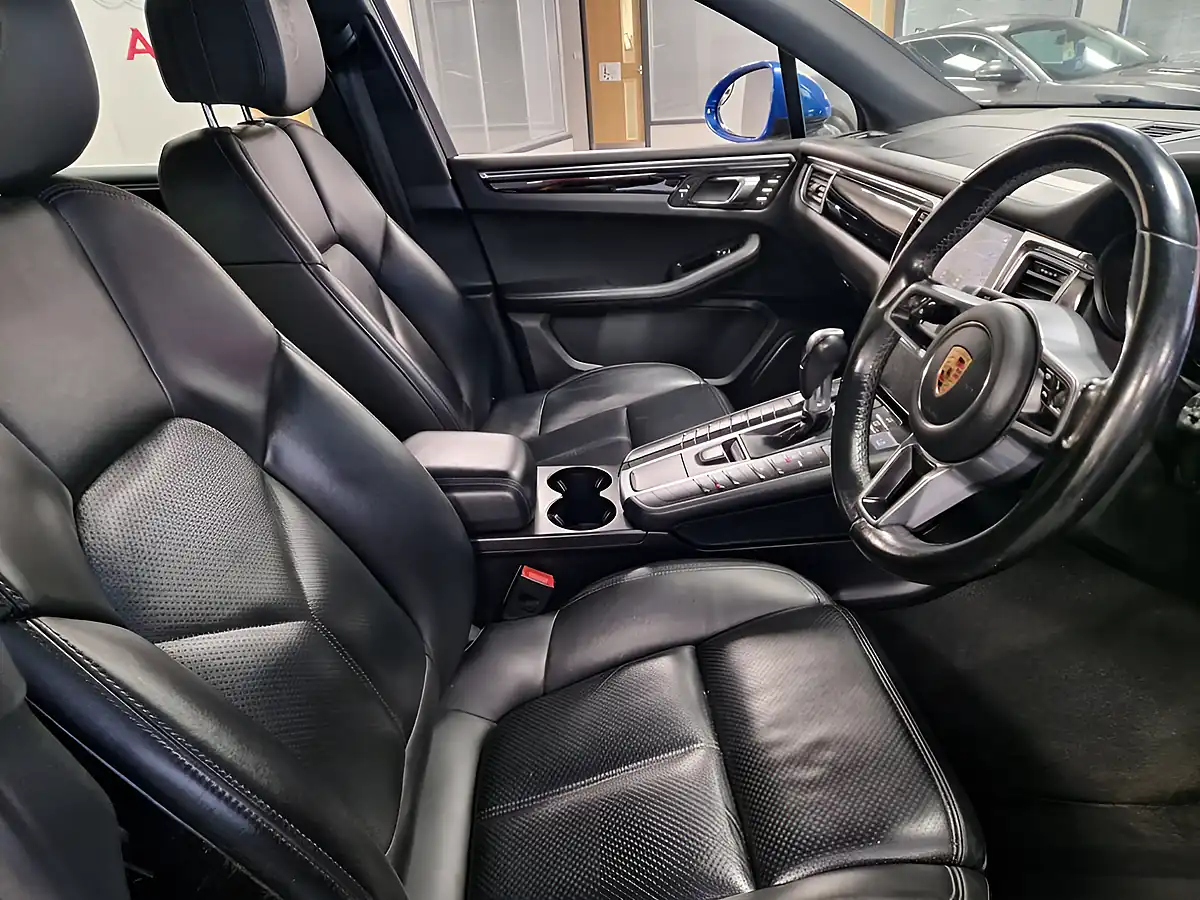 Used 2017 Porsche Macan S Blue - Interior and Exterior details 16