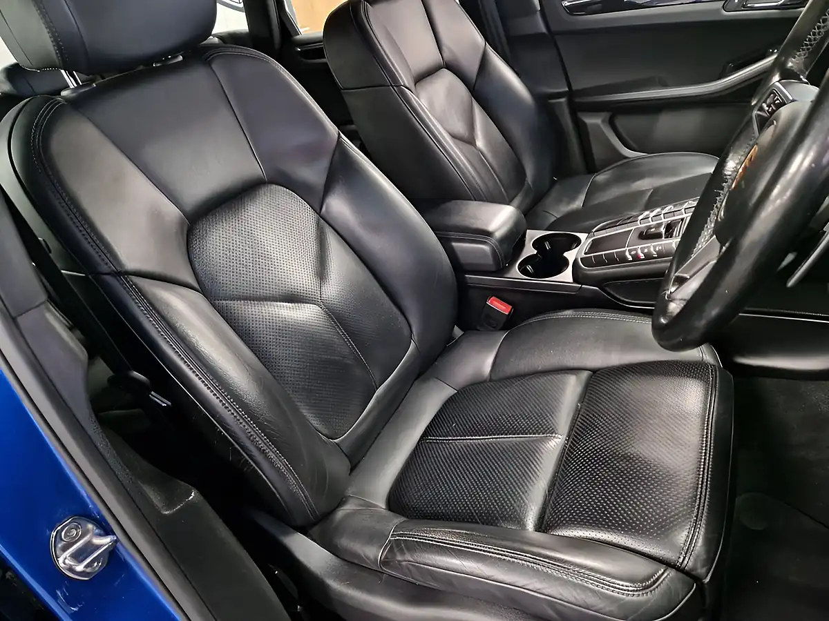 Used 2017 Porsche Macan S Blue - Interior and Exterior details 17