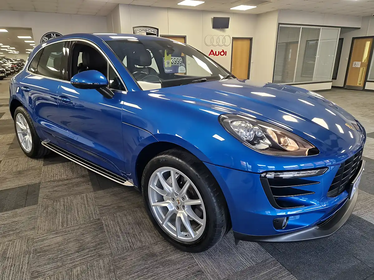 Used 2017 Porsche Macan S Blue - Interior and Exterior details 2