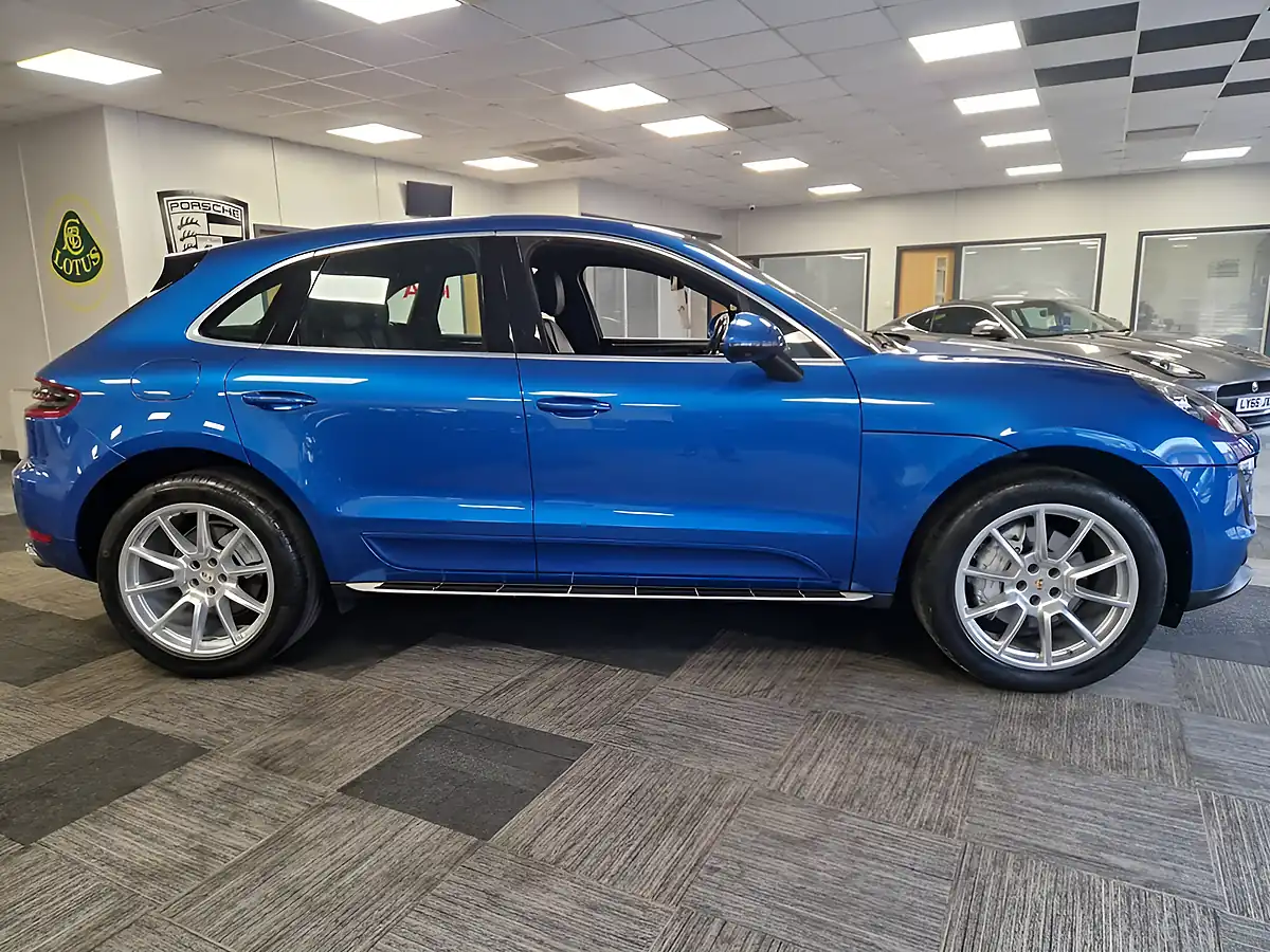 Used 2017 Porsche Macan S Blue - Interior and Exterior details 5