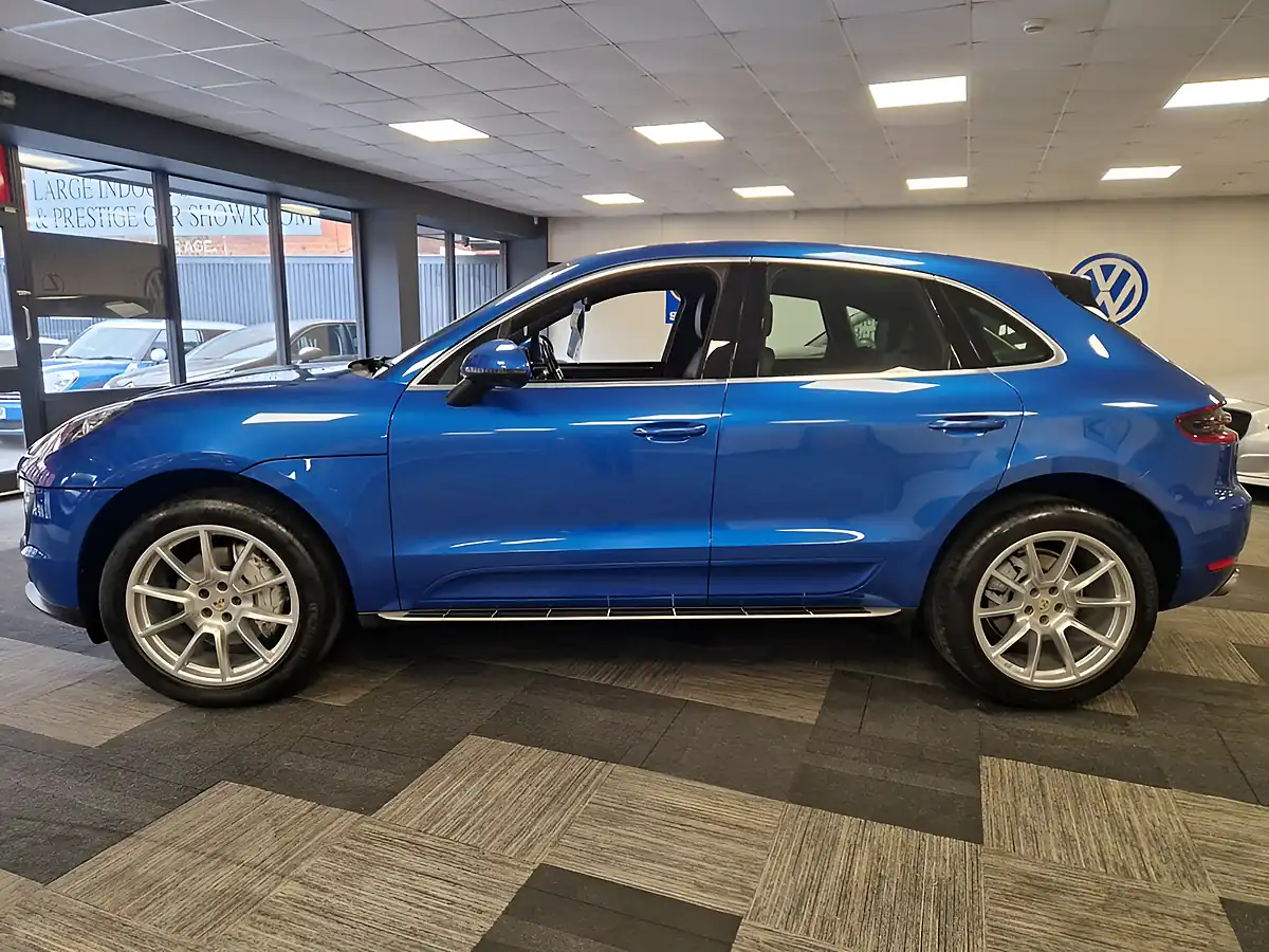 Used 2017 Porsche Macan S Blue - Interior and Exterior details 6