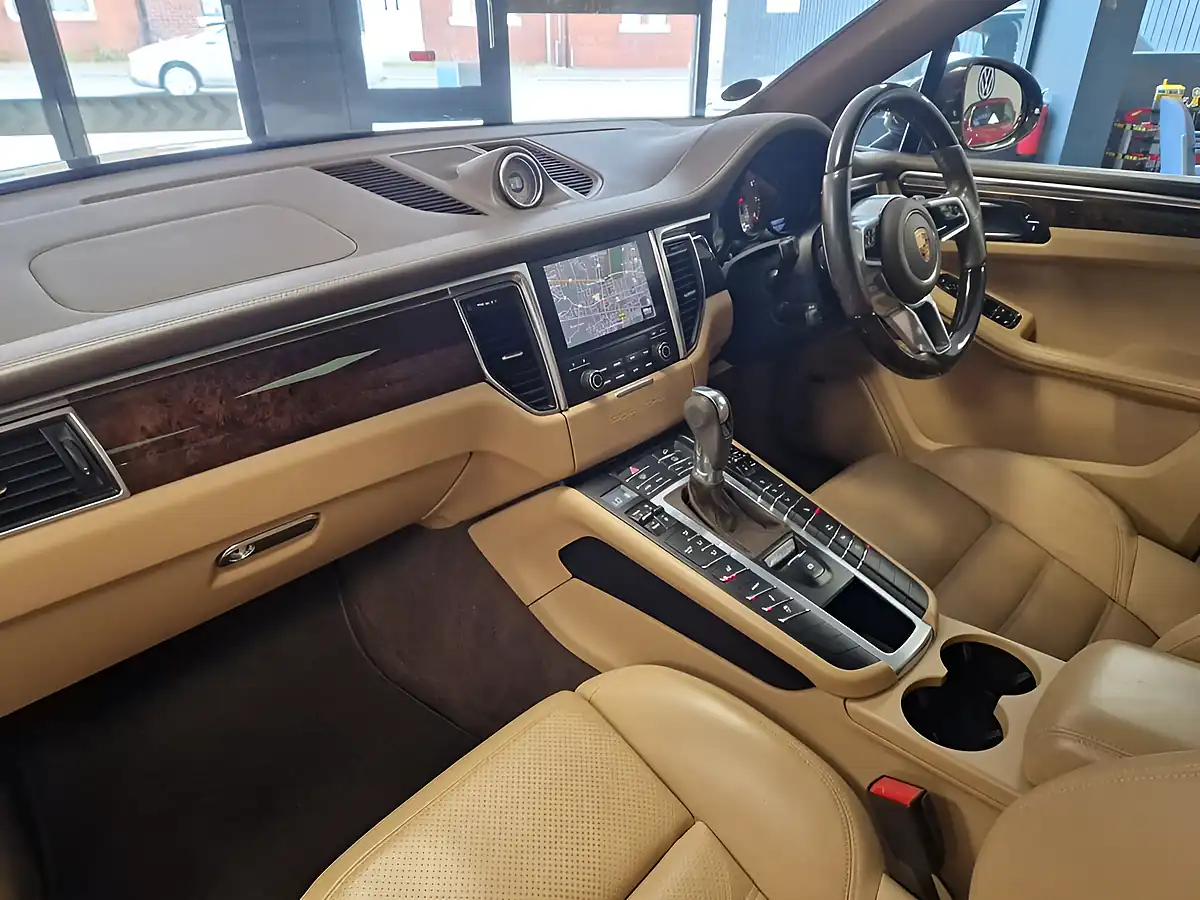 Used 2017 Porsche Macan S Brown - Interior and Exterior details 17