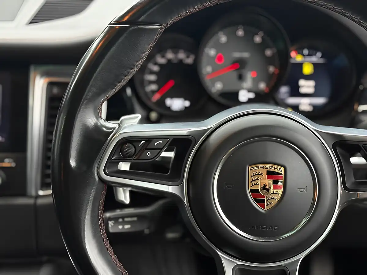 Used 2017 Porsche Macan S Pdk Red - Interior and Exterior details 15