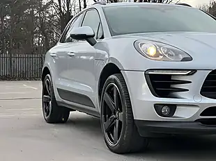 Used 2017 Porsche Macan S Rhodium Silver - Interior and Exterior details 11