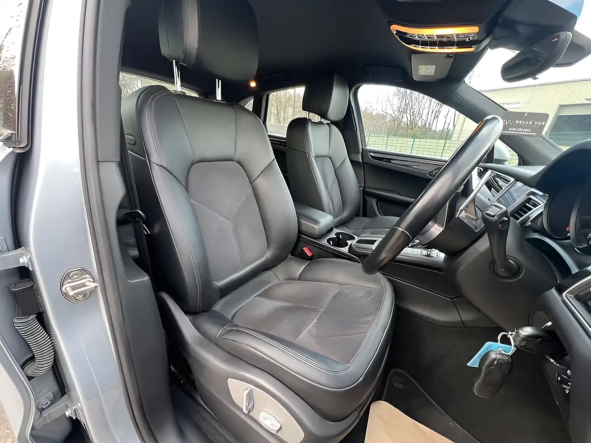 Used 2017 Porsche Macan S Rhodium Silver - Interior and Exterior details 13