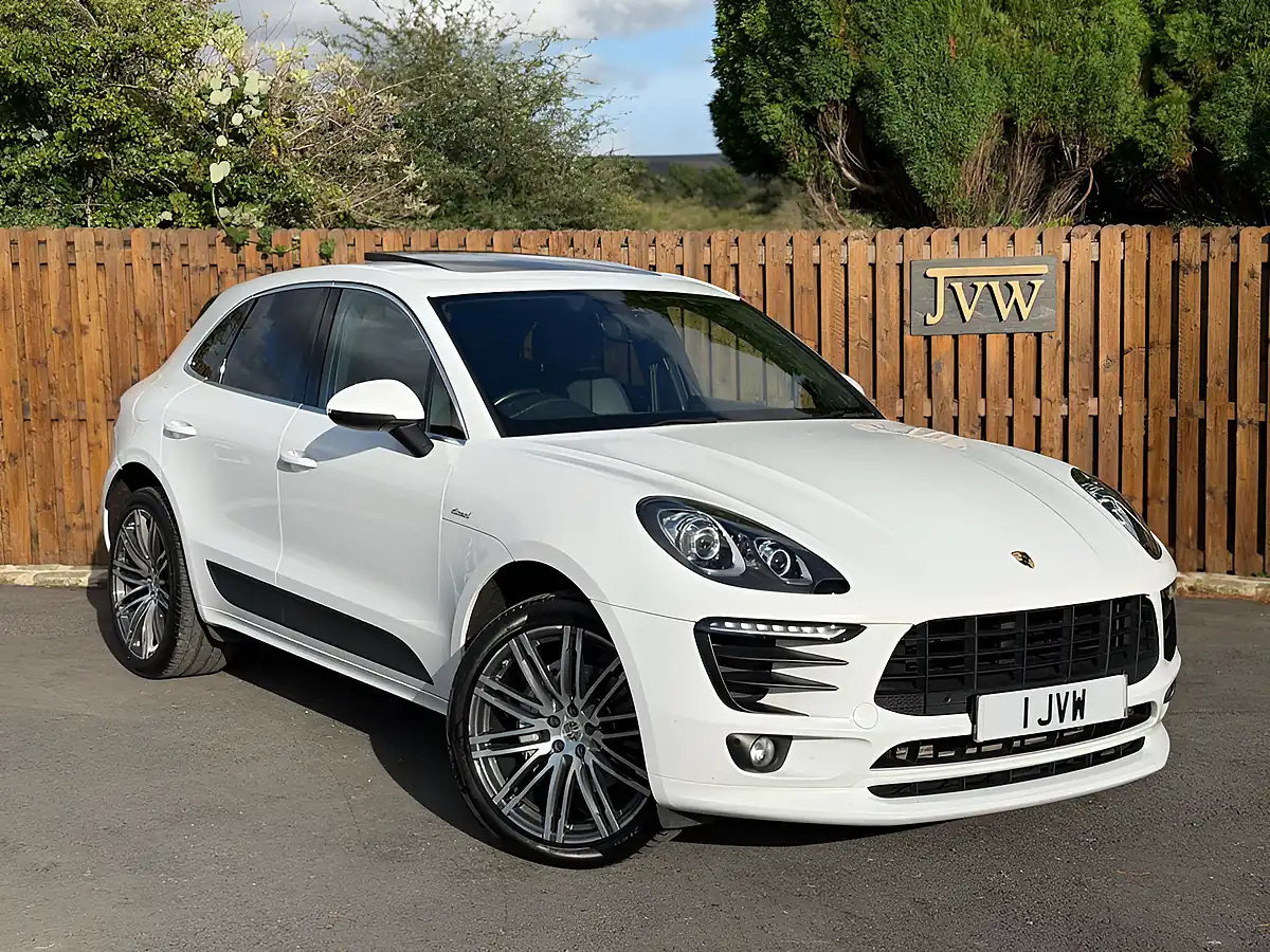Used 2017 Porsche Macan S White - Front View