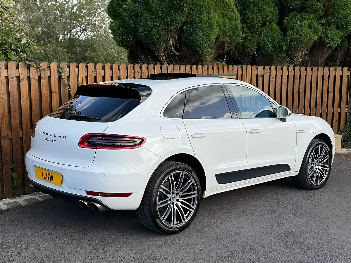 Used 2017 Porsche Macan S White - Interior and Exterior details 10